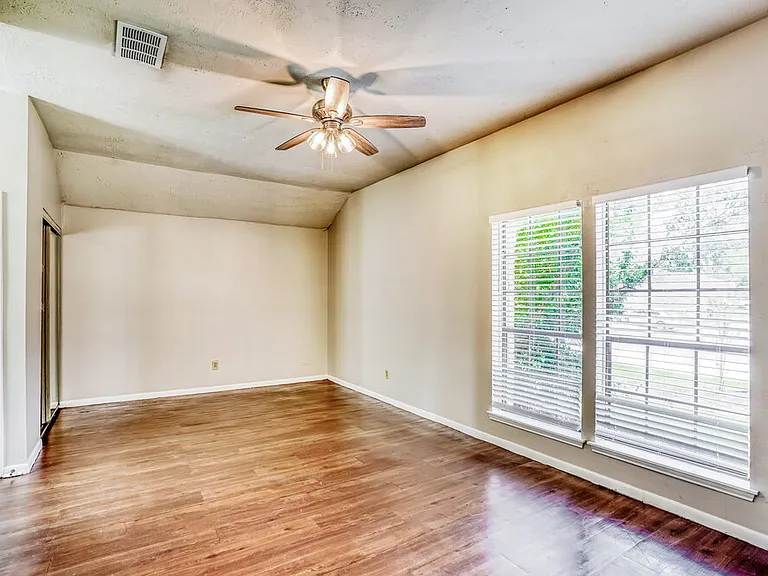 15022 Mulberry Meadows Dr — Photo 10