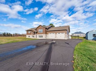 20 Riverdale St, Whitewater Region, ON K0J2L0