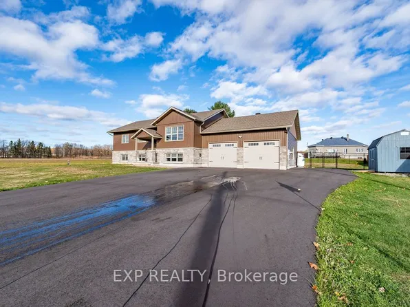 20 Riverdale St, Whitewater Region, ON K0J 2L0
