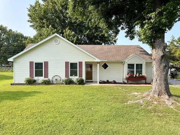 215 W Pine St, El Dorado Springs, MO 64744