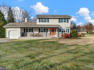 2 Van Saun Dr, Ewing, NJ 08628