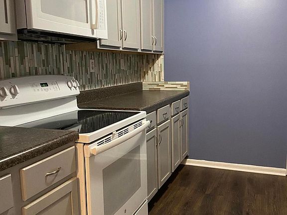 2nd image of 3509 Lodge Ln APT 117