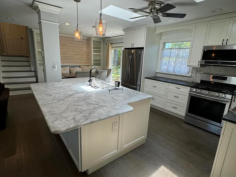 282 Lawrence Ave — Photo 6
