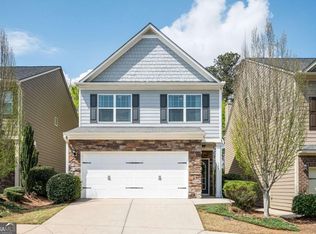 135 Village Trl, Woodstock, GA