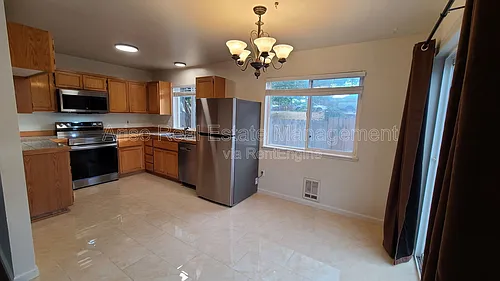 2141 SW Quartz Ave Photo 1
