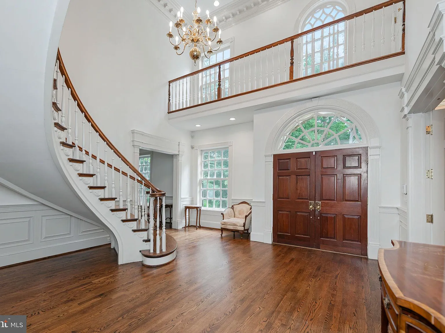 8 bed, 8.5 bath, 9584 sqft, $15,000 — Photo 3