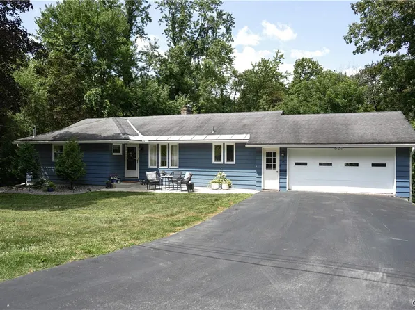 18 Tennyson Rd, New Hartford, NY 13413