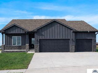 9617 N 167th St, Bennington, NE 68007