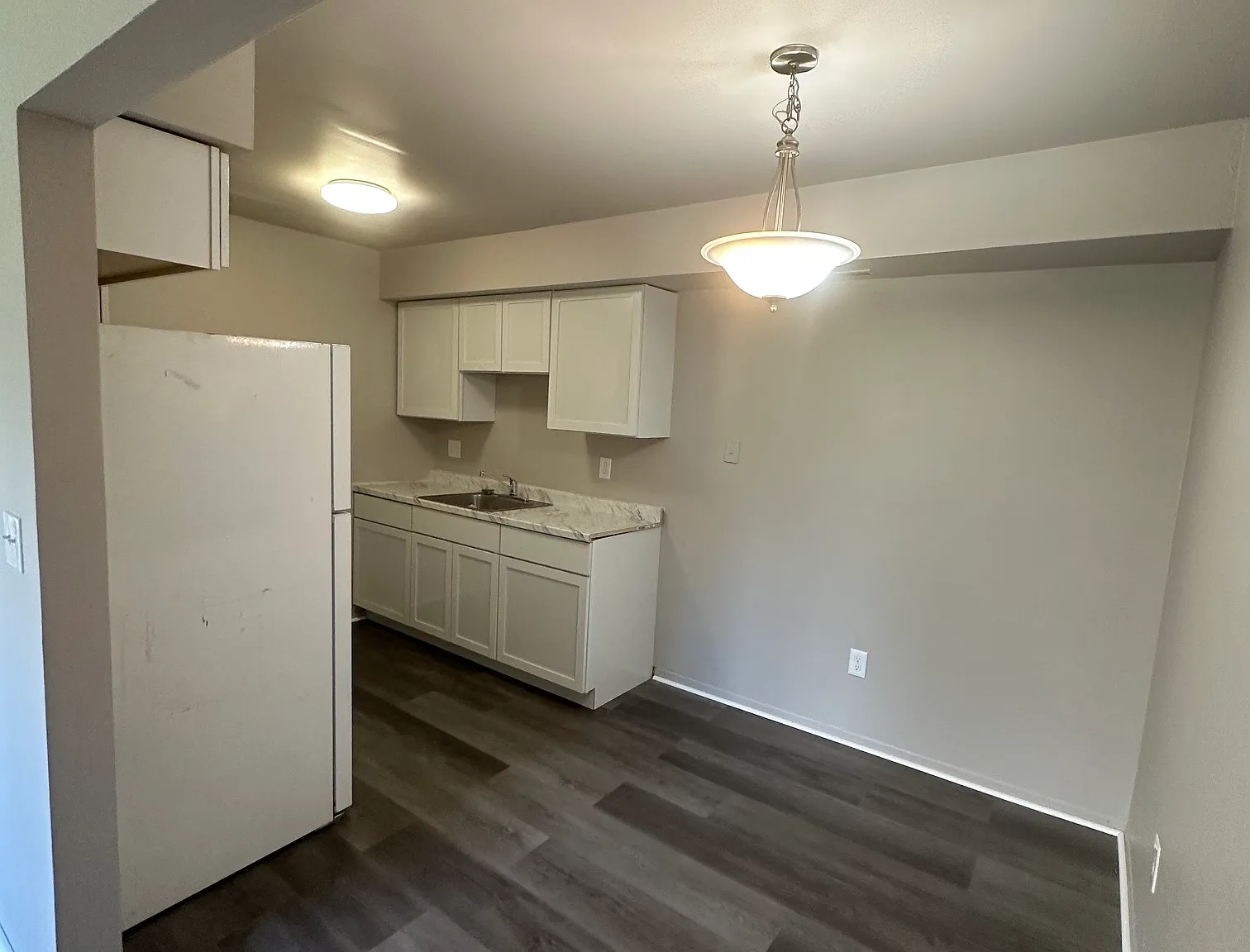 1 bed, 1000 sqft, $1,050 — Photo 4