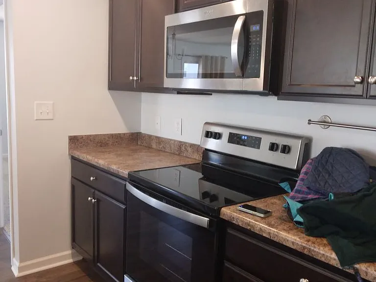 220 Greene Ln — Photo 9