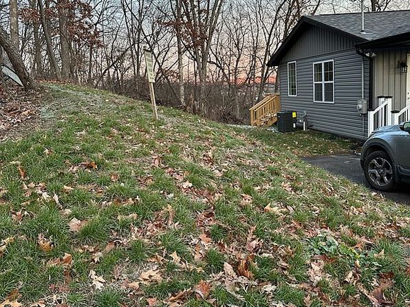 910 Burton Ave, Youngwood, PA 15697