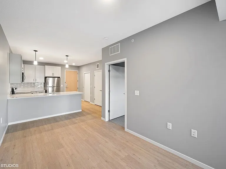Lago Apartments — Photo 167