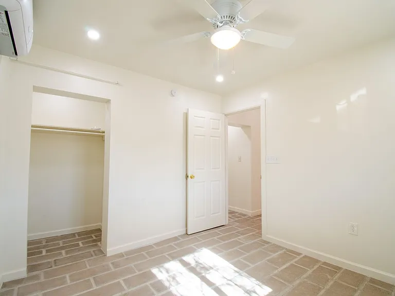 1921 N Park Ave — Photo 1