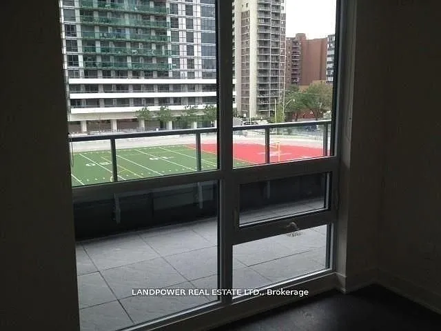 30 Roehampton Ave #313 — Photo 2