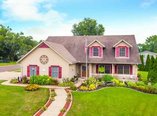 1016 Kennedy Dr, Pekin, IL 61554