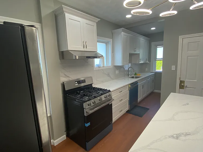 132 Russell St #1 — Photo 8