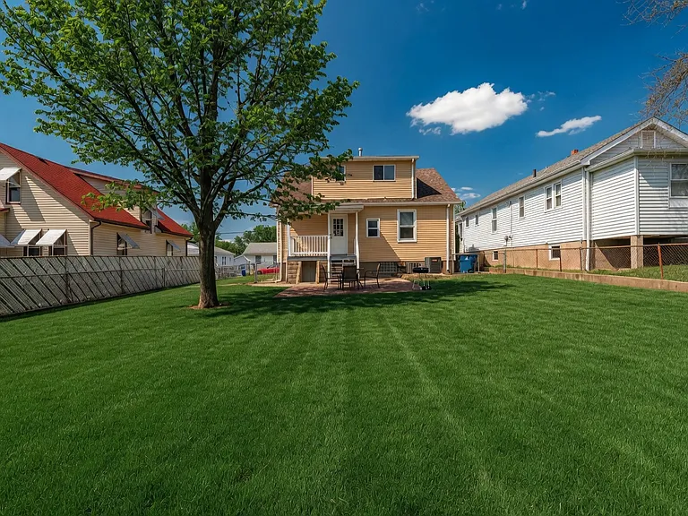 138 W Loretta Ave — Photo 46