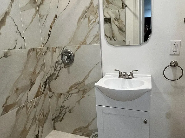 137 Carnation Ave — Photo 9