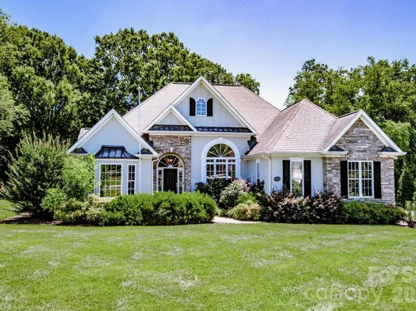 131 S Gibbs Rd, Mooresville, NC 28117