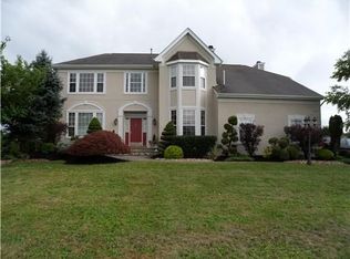 14 Peoples Line Rd, Somerset, NJ 08873