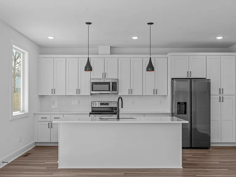 1316 E Lenoir St — Photo 8