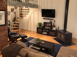 15 S Bank St APT 402, Philadelphia, PA 19106