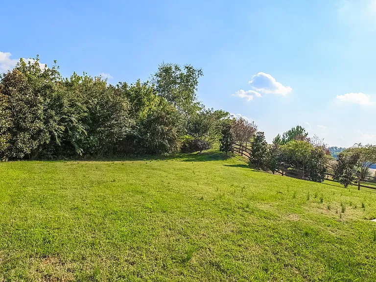 5721 Verrazano Dr — Photo 16