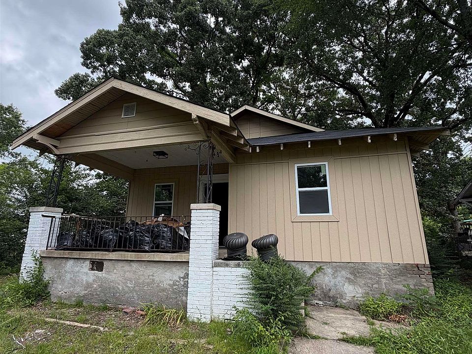1st image of 815 Dennison St