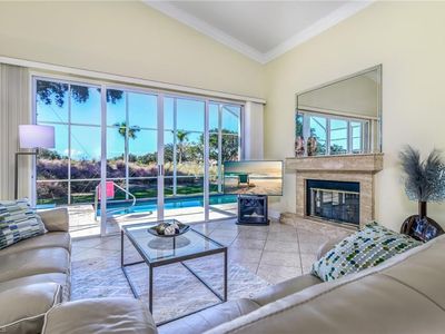 66 Fountain CIR, Naples, FL, 34119