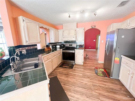3rd image of 1942 Royal Palm Dr