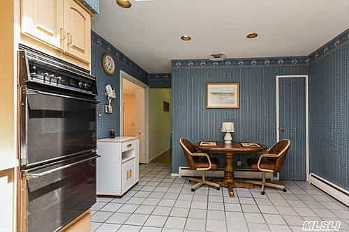 4th image of 7 Kingswood Dr