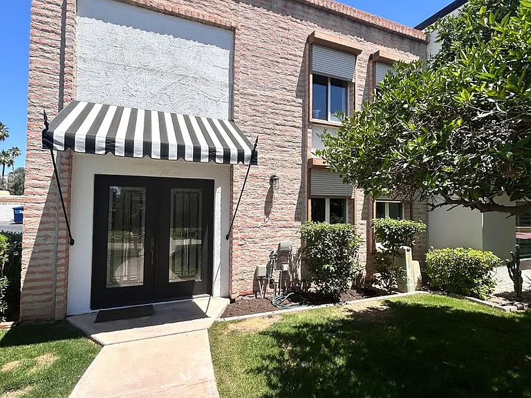 7752 E Camelback Rd — Photo 2