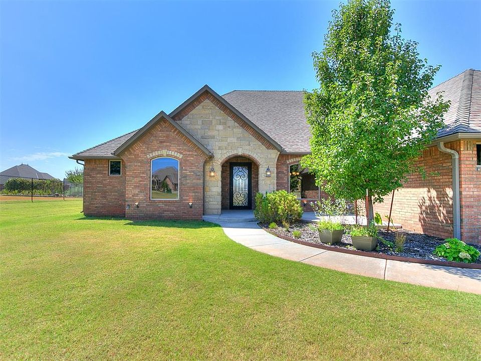 1st image of 5012 SE 152nd Ct