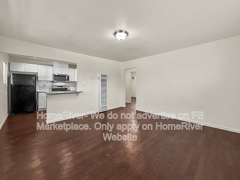 683 El Camino Ave #8 — Photo 2