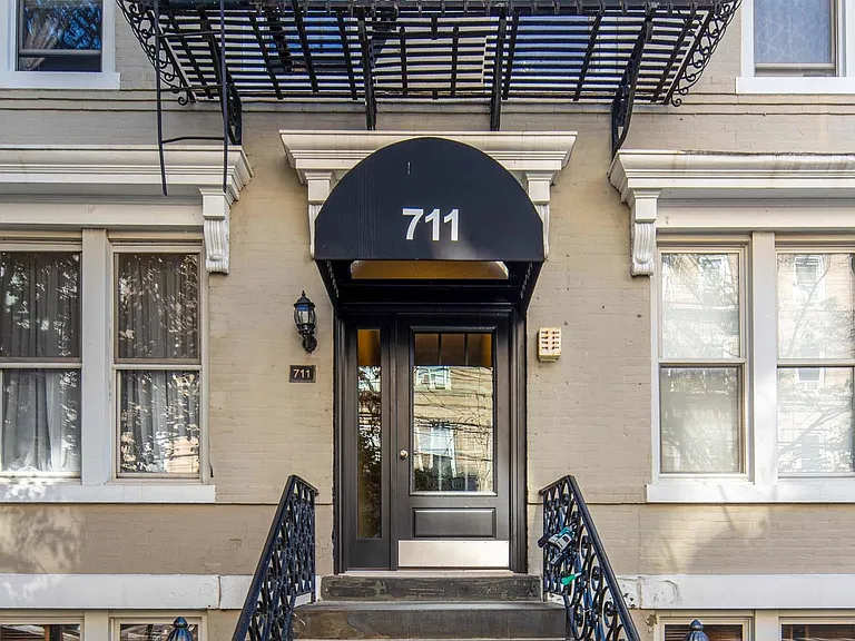 711 Willow Ave #1H — Photo 15
