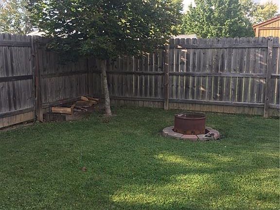 3rd image of 324 Auburn Ln