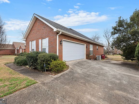 5th image of 436 Joseph Chandler Dr