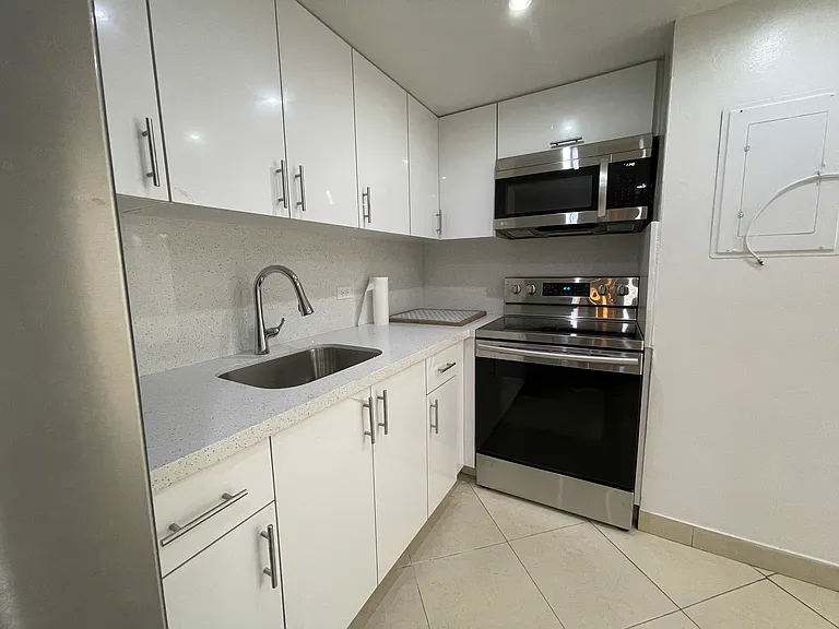 999 Brickell Bay Dr #1805 — Photo 1