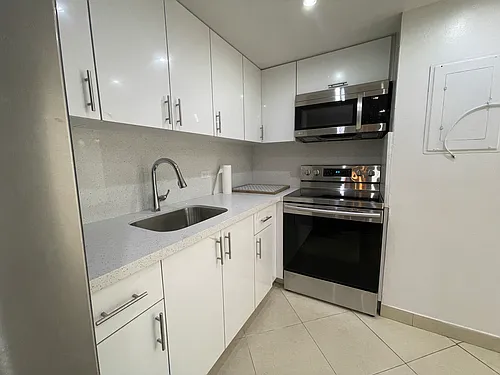 999 Brickell Bay Dr Photo 1