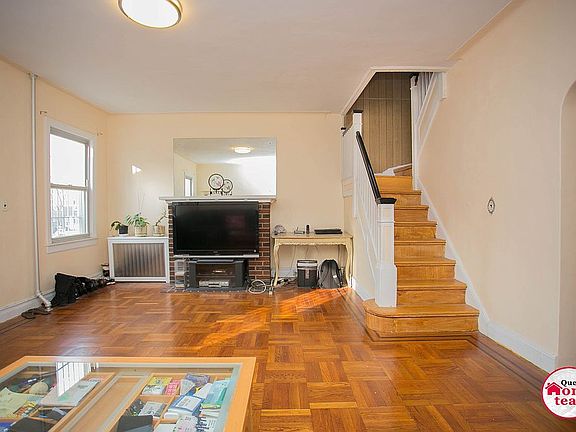 4th image of 3423 72nd St