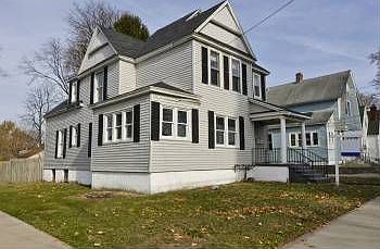1st image of 215 Carrier St NE