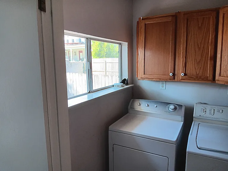 220 Amelia St — Photo 25