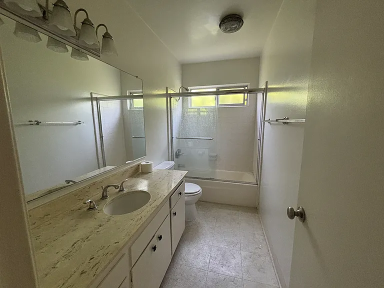 4441 Ponca Ave #H — Photo 8