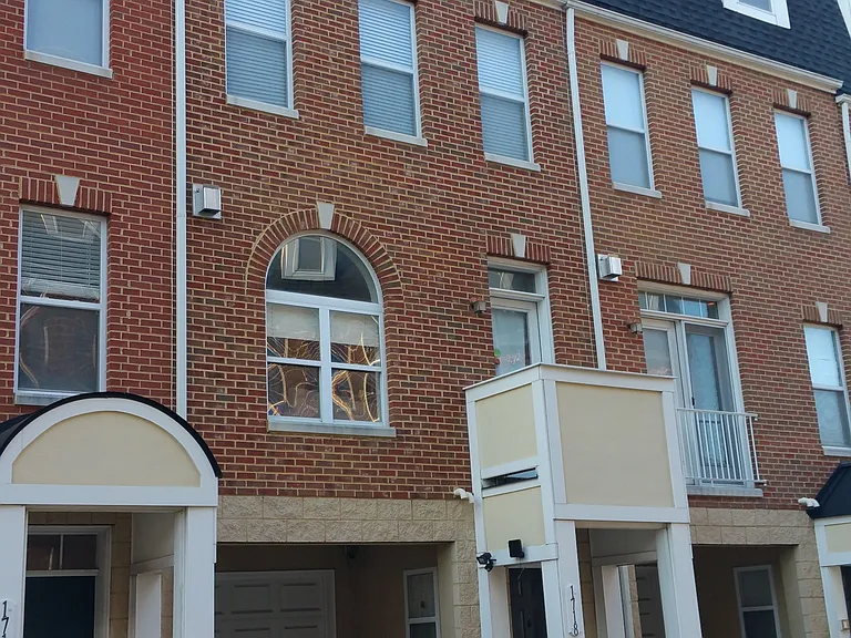 1718 Mount Pleasant Ave — Photo 14