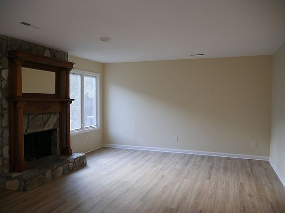 5th image of 5352 Larch Ct