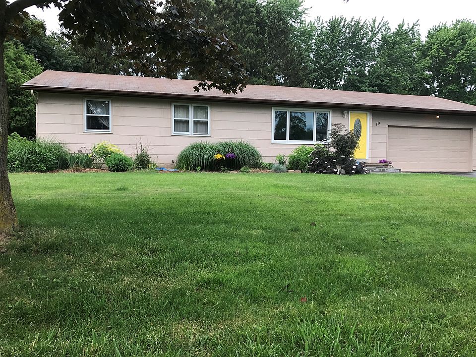 1st image of 19 Cloverwood Dr