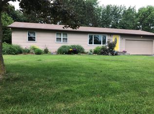 19 Cloverwood Dr, Brockport, NY 14420