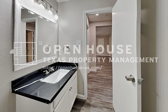 7750 Shavano Ln — Photo 14