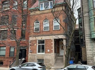 425 W St James Pl #3F, Chicago, IL 60610