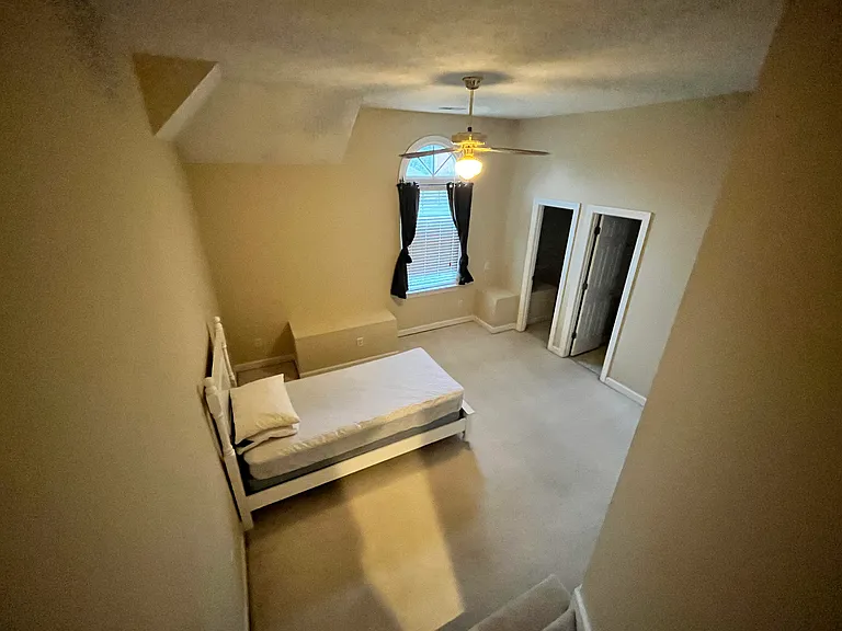 305 Fairway Ln — Photo 18